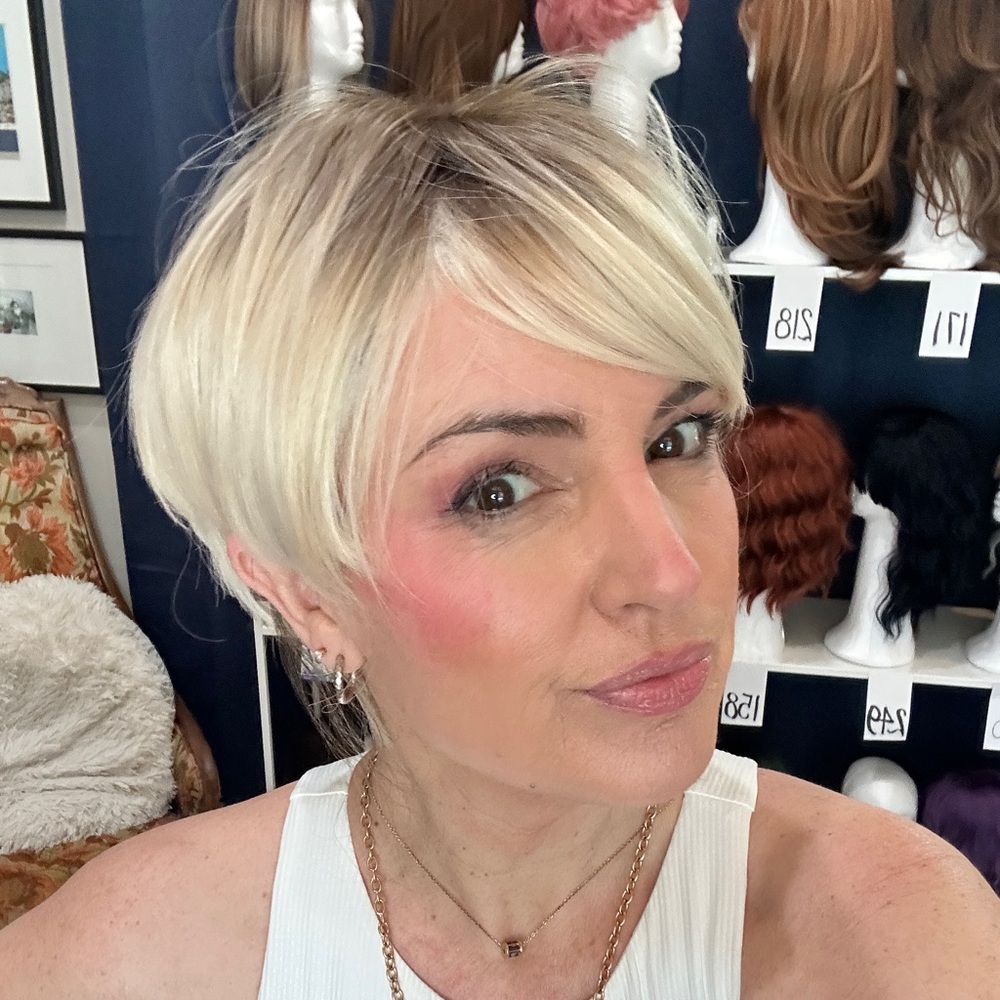 307 "the Jea" Pixie Cut Blonde light rooted synthetic Wig